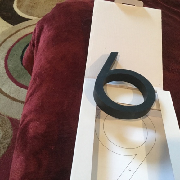 Design within Reach house number 6 -9 - Picture 5 of 5